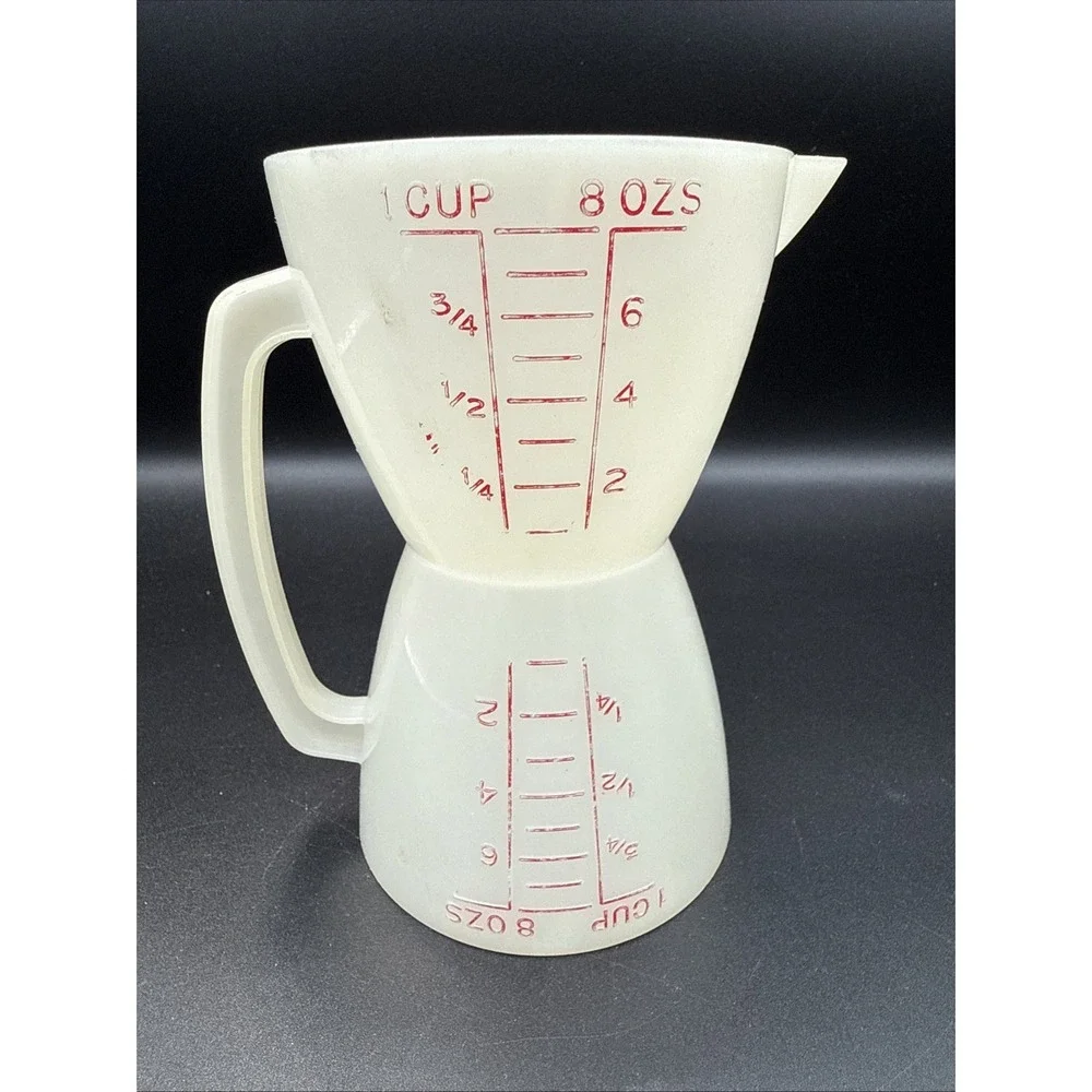 Tupperware Measuring Cup Hourglass Double Wet Dry 8 oz 1 cup Vintage Red Letter